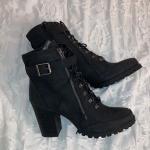 Women shoes size 12 never worn